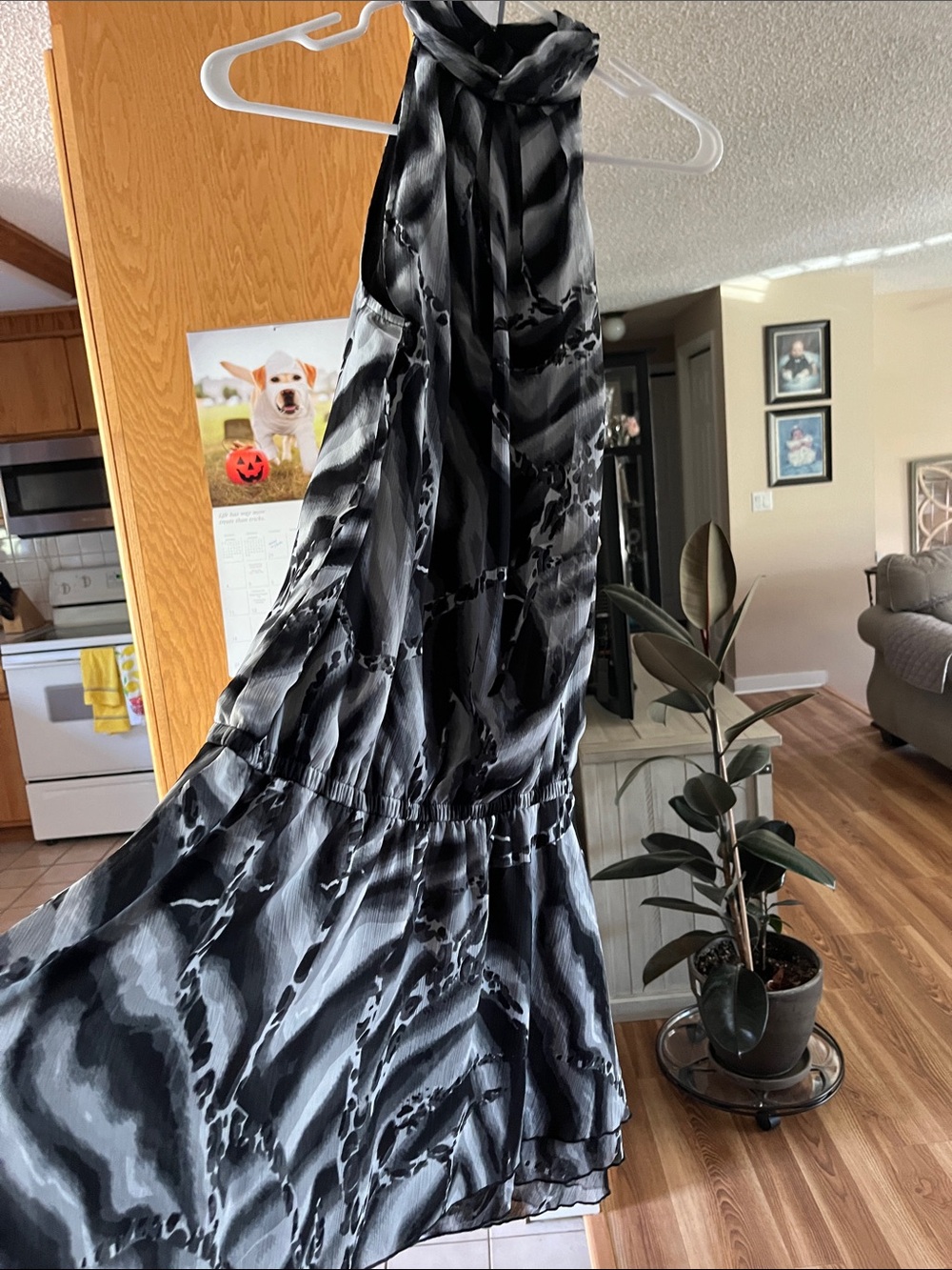 VENUS Black and Gray Printed Mini Dress - Picture 2 of 2